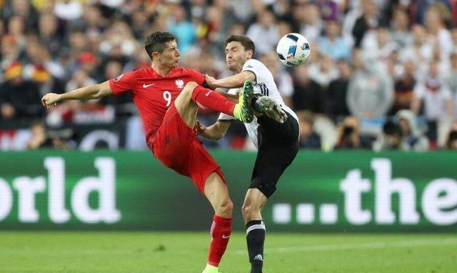 莱万多夫斯基连续三场比赛得分超过突破纪录,中国队挑战极限!的简单介绍