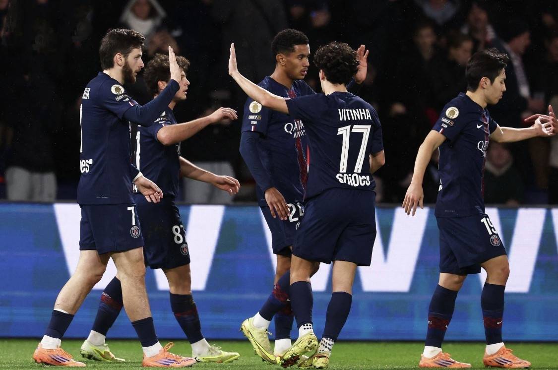 德布劳内在巴黎圣日耳曼比赛中回归赛场，势不可挡引发热议！的简单介绍