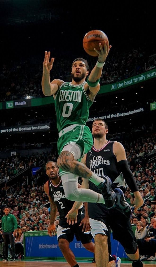 塔图姆回归赛场,赛事规则更新首场状态亮眼,塞尔维亚队观众沸腾!的简单介绍